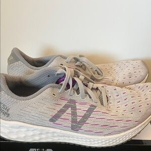 New Balance Women's Light Gray and Pink Athletic Shoes size 8. Worn twice.